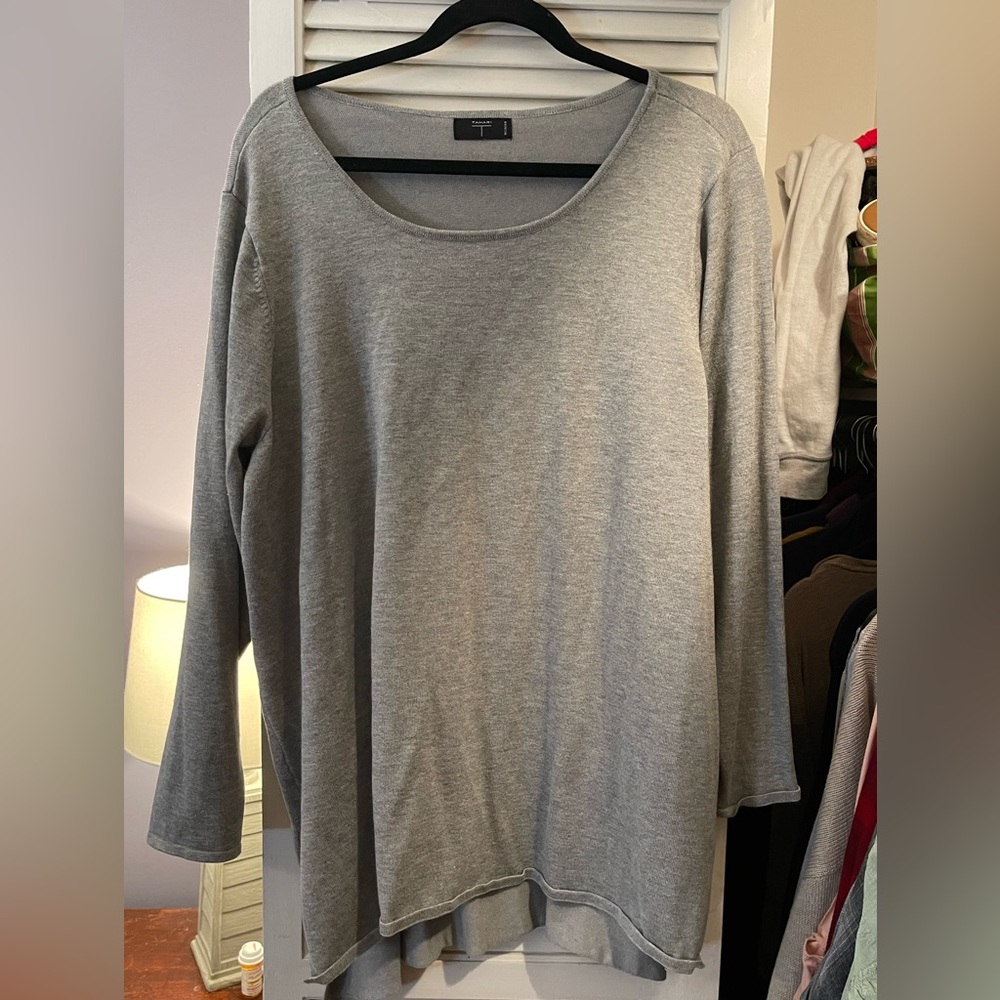 Tahari lightweight grey sweater